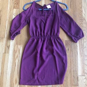 Burgundy quarter sleeved dress.